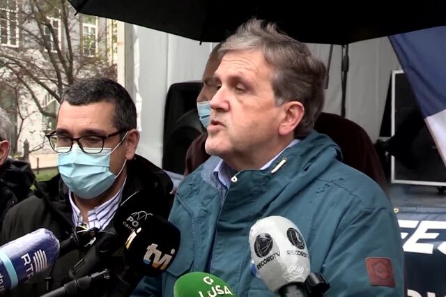 Empresários de micro e pequenos negócios manifestam-se para pedir 'fundo de tesouraria urgente 