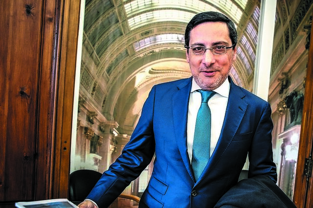 Governo anuncia avaliação de custo-benefício à Zona Franca da Madeira