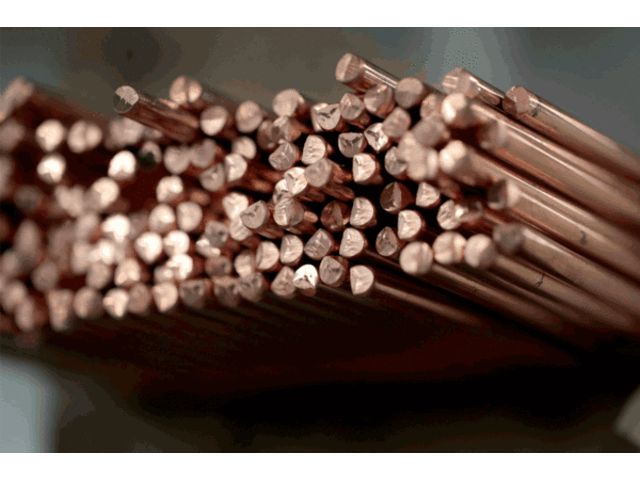Cobre em máximos de 2013 com queda de stocks. Goldman fala em superciclo das matérias-primas