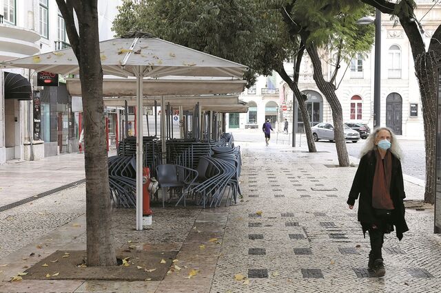 Máscara na rua deixa de ser obrigatória, mas é recomendada em algumas situações