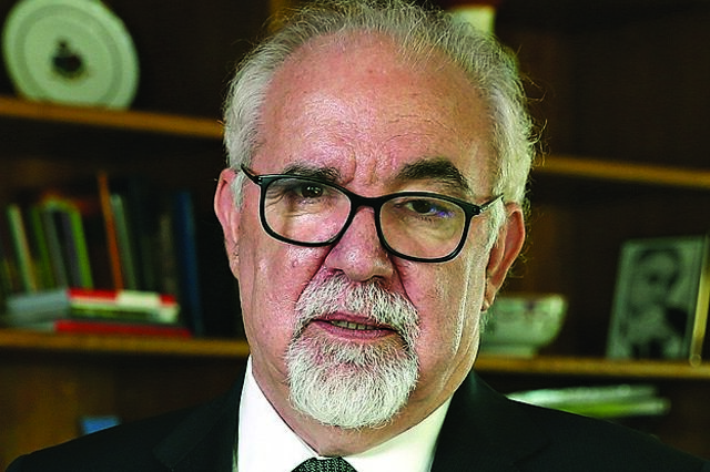 Vieira da Silva pede ao primeiro-ministro 'um pouco mais de maturidade' na governação