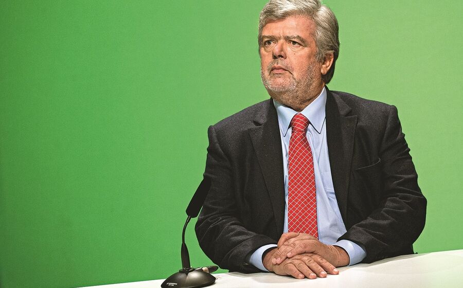 Presidente da Apifarma: Europa leva demasiado tempo a aprovar vacina clip 5 etapas.mp4