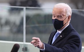 Biden diz que ataque ao Capitólio mostrou fragilidade da democracia