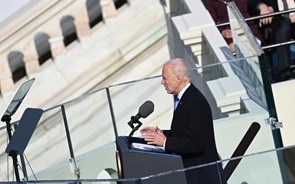 China felicita Biden pela tomada de posse e pede unidade na relação bilateral