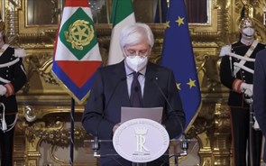 Primeiro-ministro italiano demite-se e Presidente inicia consultas com partidos 