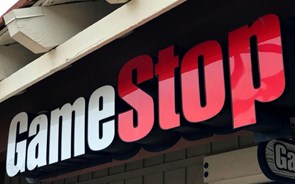 'Comprar ou vender? Eu não': Ações da GameStop afundam após 'rally' de dois dias