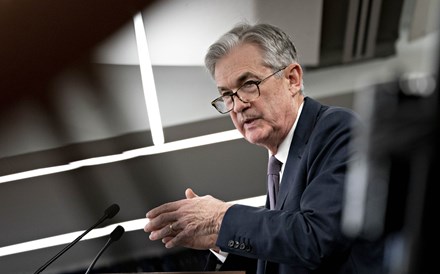 Powell: nova variante do coronavirus pode arrefecer a economia e emprego