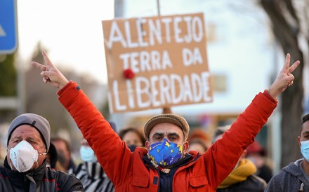 Campanha de Ventura arranca debaixo de protestos e insultos em Serpa