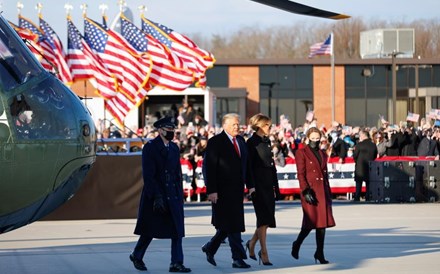 Donald Trump já deixou a Casa Branca e disse ter sido 'uma grande honra'