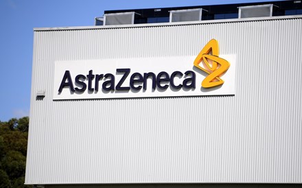 Vacina da AstraZeneca recomendada apenas para menores de 65 anos