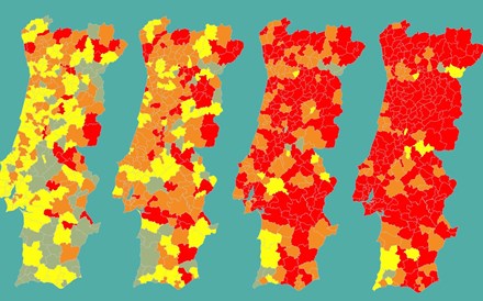 Em três semanas há quase 10 vezes mais concelhos em risco extremo. Veja no mapa como a pandemia explodiu