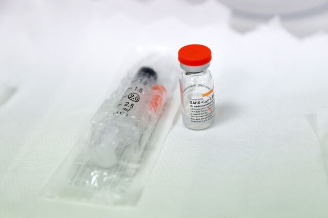 China autoriza uso geral da vacina coronavac