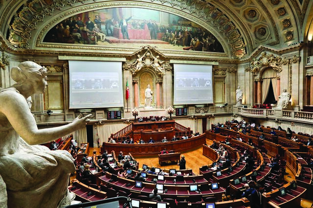 PS junta-se ao BE para proteger seguranças e pessoal da limpeza