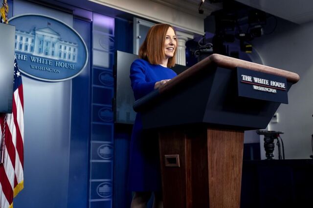 Nova porta-voz da Casa Branca com tom diferente da era Trump, expressa respeito pela imprensa