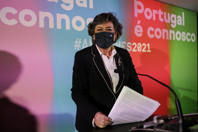 Dezenas de personalidades pedem que vacinas sejam bem de interesse comum