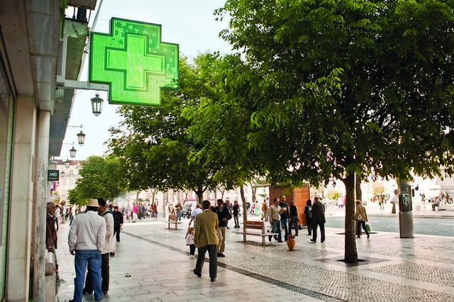 Falta de diagnósticos leva utentes às farmácias