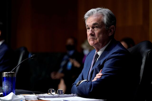 Fed compra tempo, à espera que vacinas curem economia