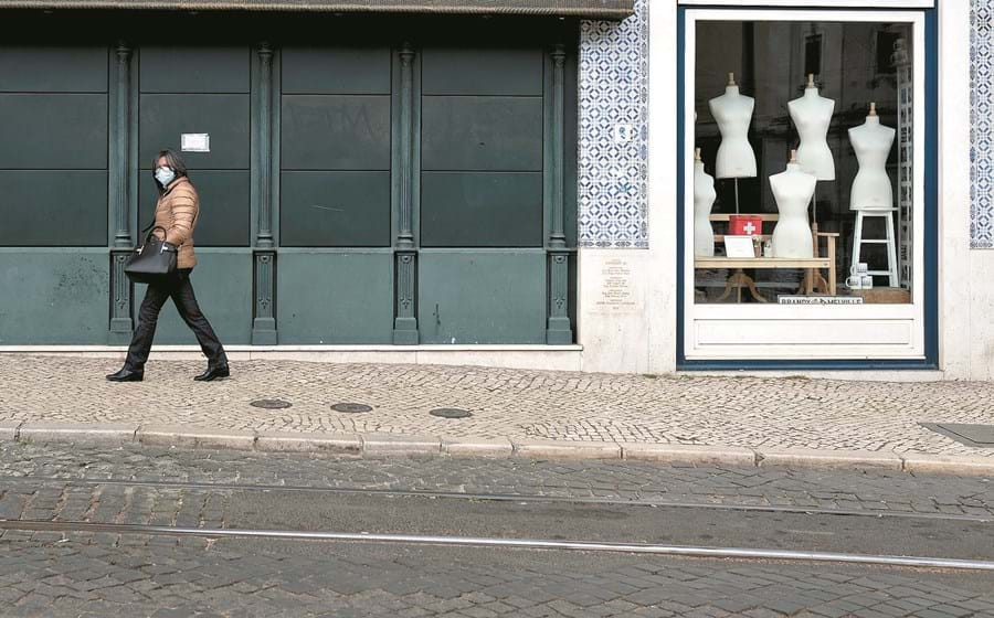 Comércio não essencial volta a fechar a partir de sexta-feira.