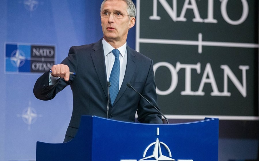 Jens Stoltenberg não vê a China como “adversário” mas considera a sua ascensão um problema.