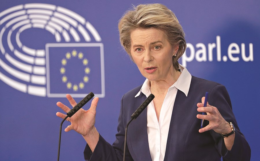 A Comissão Europeia, liderada por Ursula von der Leyen, realizou três emissões de obrigações sociais em 2020.