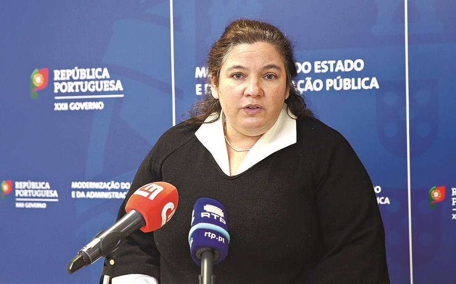 Alexandra Leitão prometeu entradas por ordem de inscrição, apesar de o diploma admitir o faseamento das mesmas.