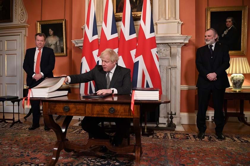 Boris Johnson, primeiro-ministro britânico, assinou o acordo comercial com a União Europeia a 30 de dezembro, para vigorar a partir de 1 de janeiro de 2021.