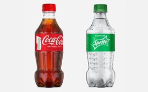 Coca-Cola lança a sua primeira garrafa feita a 100% com plástico reciclado