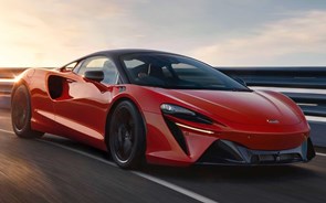 McLaren revela o Artura, um supercarro híbrido plug-in