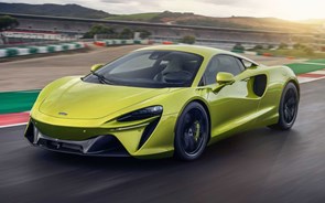 Conheça o supercarro híbrido McLaren Artura