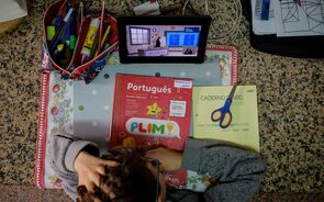 crianças filhos aulas online estudo trabalhos de casa
