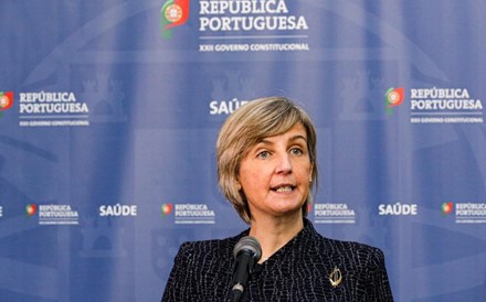 Ministra da Saúde admite confinamento até meados de março