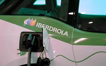 Iberdrola vai instalar postos de carregamento elétricos em parques da EMEL