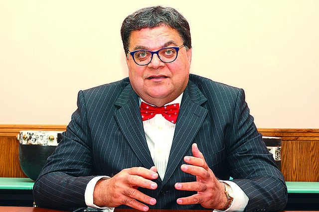 Empresário angolano Carlos São Vicente acusado de fraude fiscal superior a mil milhões de euros