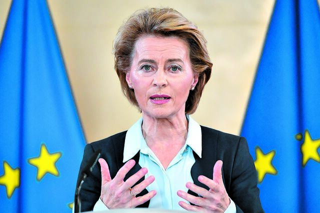 A UE está a vacinar devagar. Qual é o preço do atraso?