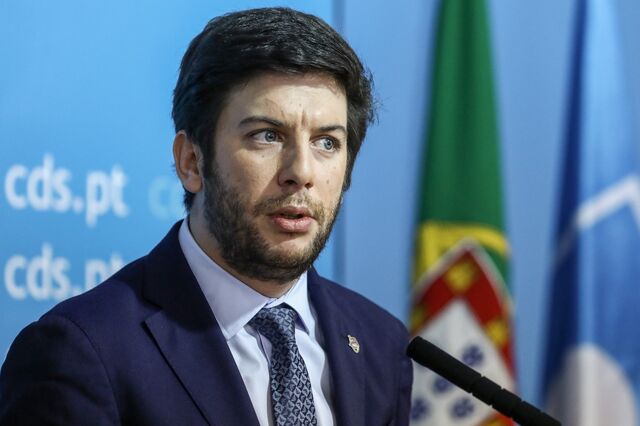 Rodrigues dos Santos vence moção de confiança e rejeita 'vitória poucochinha'