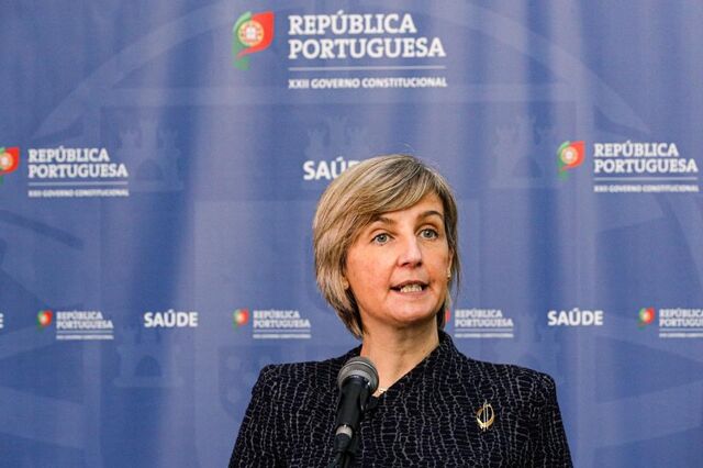 Ministra da Saúde admite confinamento até meados de março