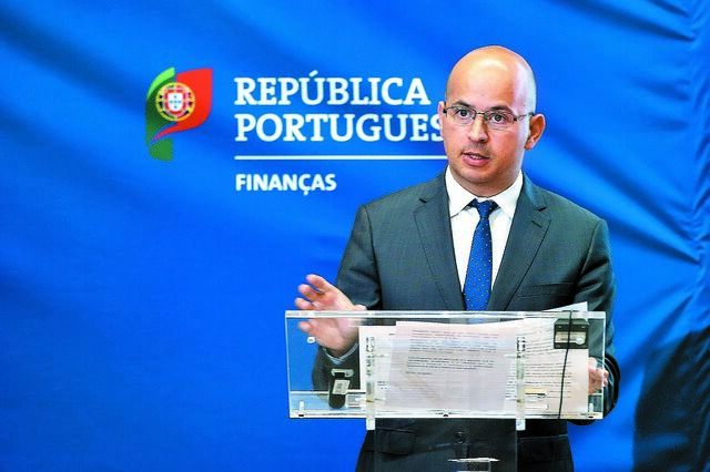 Confinar custa 600 milhões ao mês mas Governo afasta retificativo