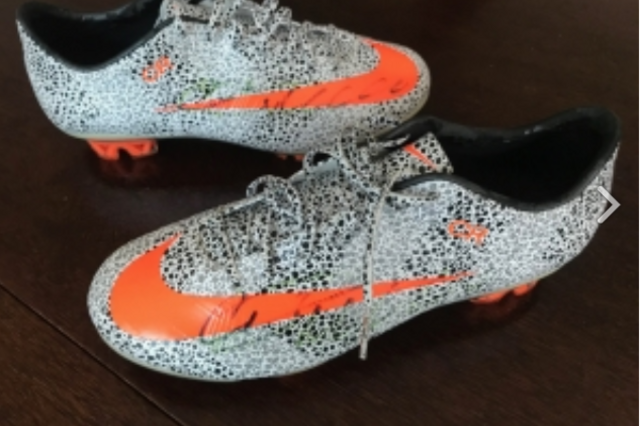 Chuteiras com que CR7 marcou 19 golos à venda em leilão online 
