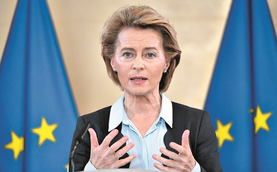 Ursula von der Leyen, presidente da Comissão Europeia, dá a cara pela estratégia comum de negociação da compra de vacinas contra a covid-19.