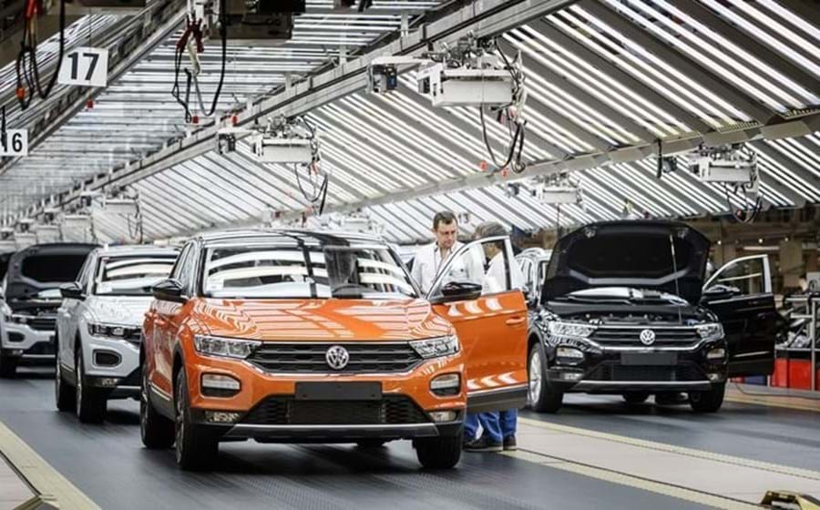 A maior exportadora Volkswagen Autoeuropa é este ano a segunda maior importadora. Na indústria automóvel a componente importada nas exportações é muito elevada, chegando aos 70%. Em 2019, a Autoeuropa, na lista dos importadores, estava no terceiro lugar.