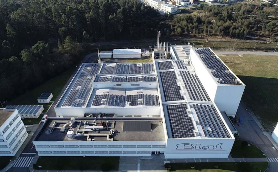 A Bial concluiu, há cerca de uma semana, a instalação de 1.244 painéis solares fotovoltaicos na cobertura dos edifícios da sua sede, na Trofa.