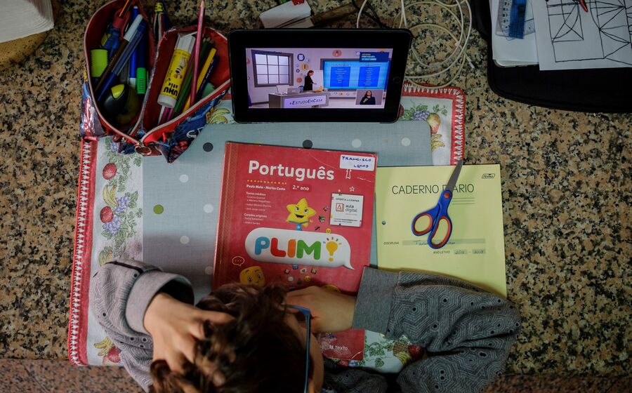 crianças filhos aulas online estudo trabalhos de casa