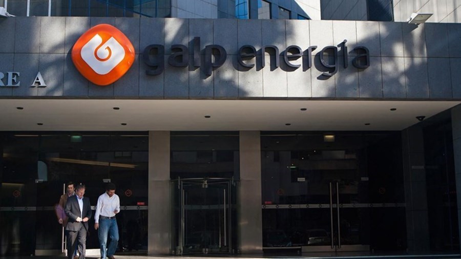 Do quatro para o quinto lugar, a Galp Gás Natural tem de importar gás natural para entregar aos seus clientes. Portugal não extrai gás natural, tal como não tem exploração de petróleo, que leva a Petrogal - outra empresa do grupo Galp - a ser a maior importadora.