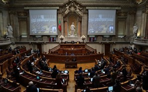Parlamento chumba candidatos a quatro órgãos, incluindo fiscais das 'secretas'