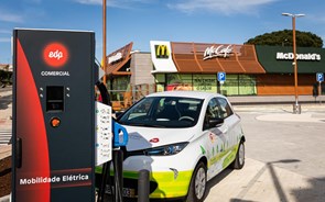 EDP vai instalar pontos de carregamento rápido para carros elétricos em 75 McDonald's