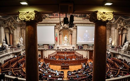 Parlamento vota propostas para travar fraudes com crédito