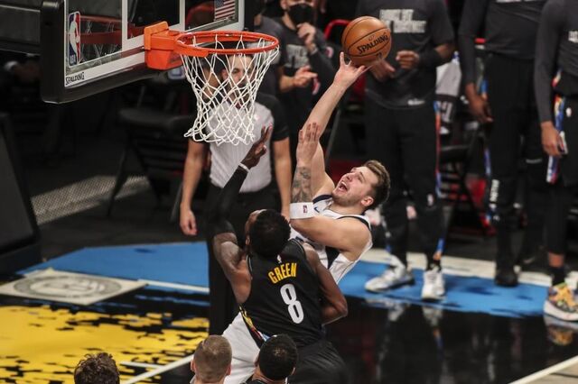 Cromo de Luka Doncic vendido por 4,6 milhões de dólares. É o mais caro na história da NBA