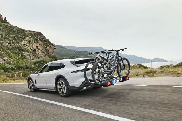 Estreia mundial do Porsche Taycan Cross Turismo. Veja as imagens