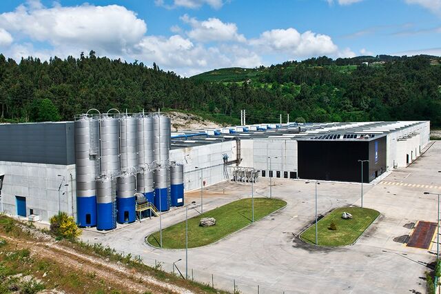 Dono de casinos vende fábrica portuguesa de plásticos a peruano 