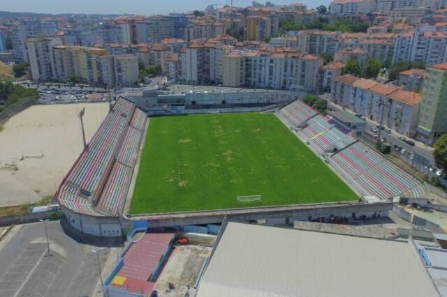 Estádio do Estrela a preço de saldo após ter falido há 12 anos com dívidas de 37 milhões 